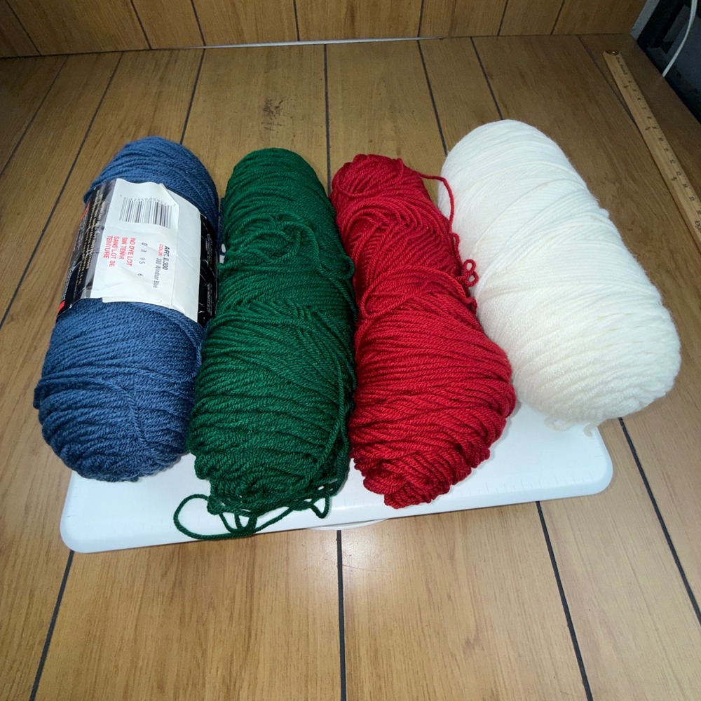 Red Heart Super Saver Yarn Lot 4 Skeins Windsor Blue Red Green White 4 Ply 8oz